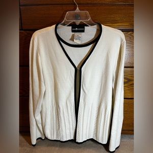 Sag Harbor long sleeve sweater.